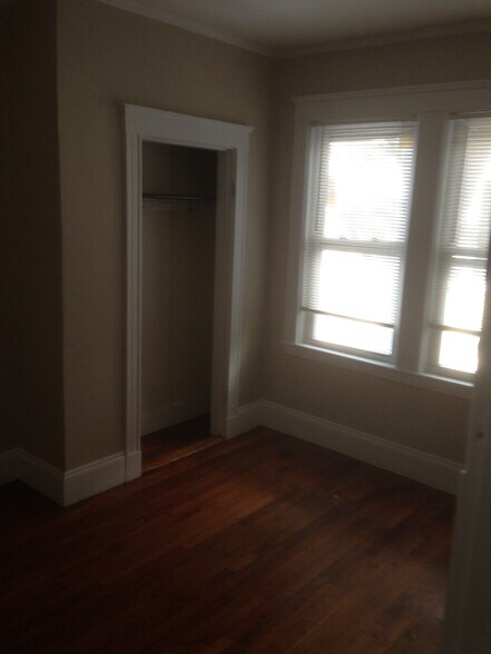 Building Photo - 98 Forest Hills St