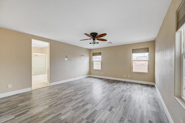 Building Photo - Beautiful 3BR Toscana Home