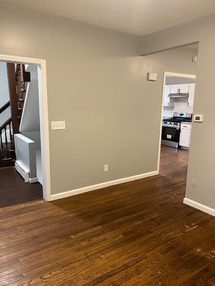 Building Photo - 19 Shepard St