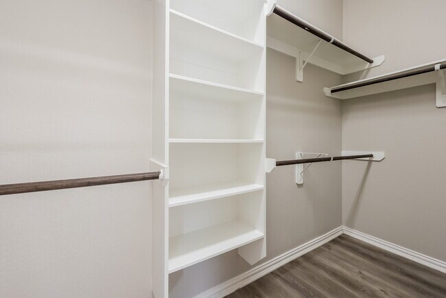 Building Photo - 18914 Sorrento Pt Dr