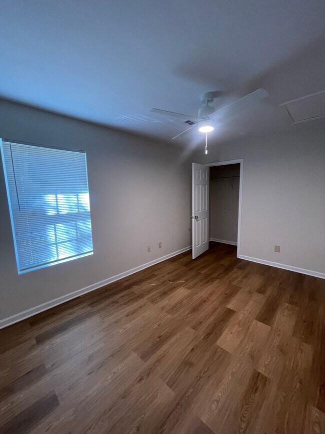 Building Photo - Modern Charm in Rock Hill: Fully Renovated 2-Bedroom Home with Brand New Appliances