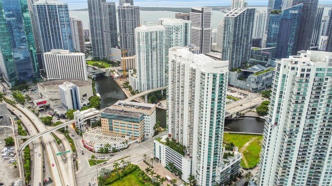 Building Photo - 350 S Miami Ave