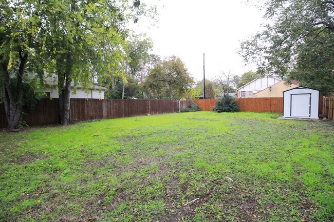Building Photo - Ryan Place- Short to Mid-Term Rental Fully...