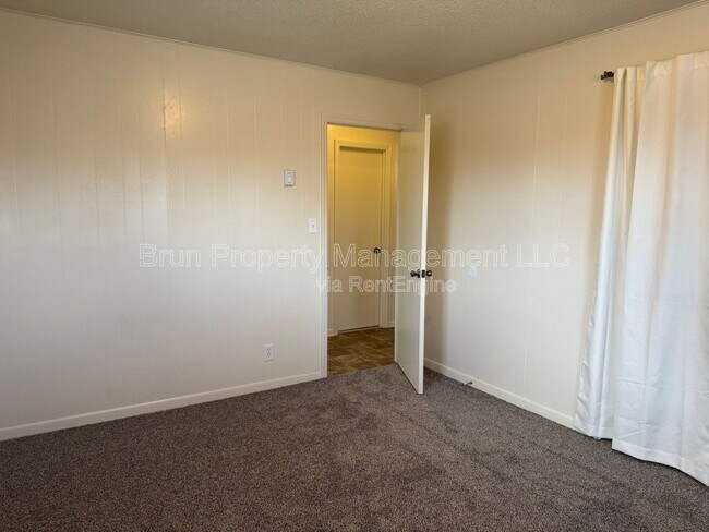 Building Photo - 1420 McArthur Rd