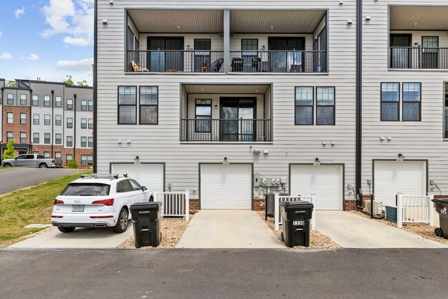 Building Photo - 13302 Coalfield Station Ln