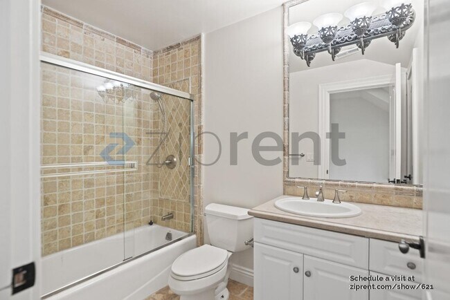 Building Photo - 1320 Drake Ave