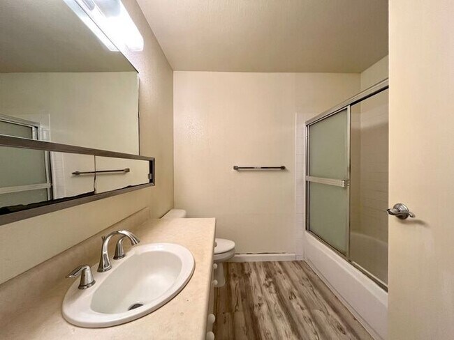 Building Photo - Aeloa Terrace: 2 Bed, 2 Bath Townhome w/ 2 Parking in Kapolei, Pets OK!