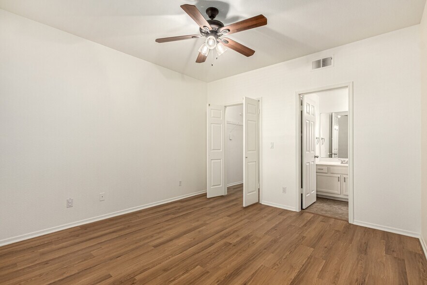 Main Bedroom - 7009 E Acoma Dr