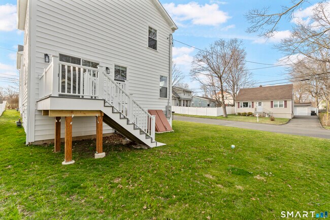 Building Photo - 183 Vesper St