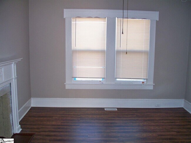 Building Photo - 308 Beechwood Ave