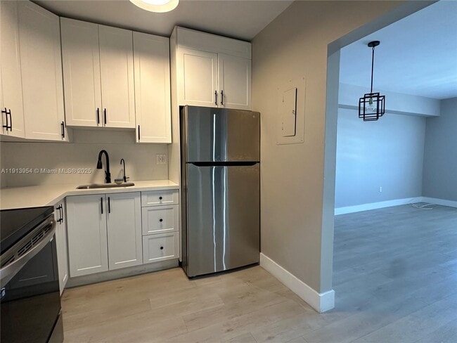 Primary Photo - 5731 NW 37th St