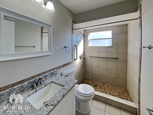 Building Photo - 13366 Banyan Rd