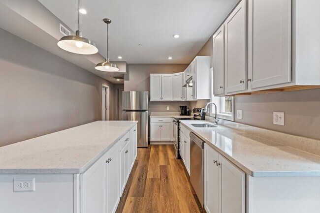 Building Photo - 110 Congress Ave