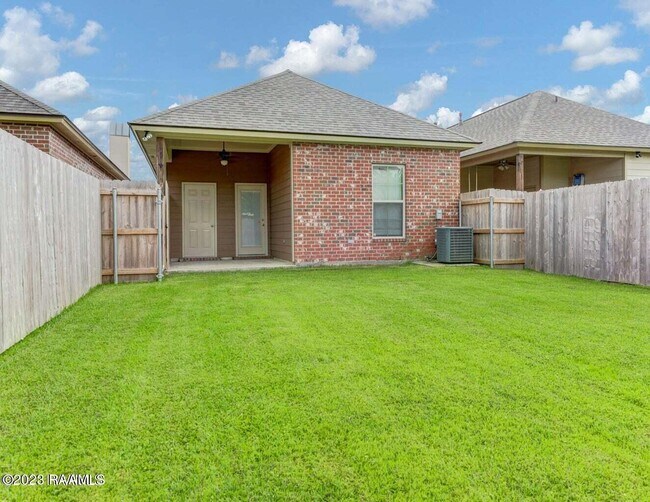 Building Photo - 121 Flagg Pl
