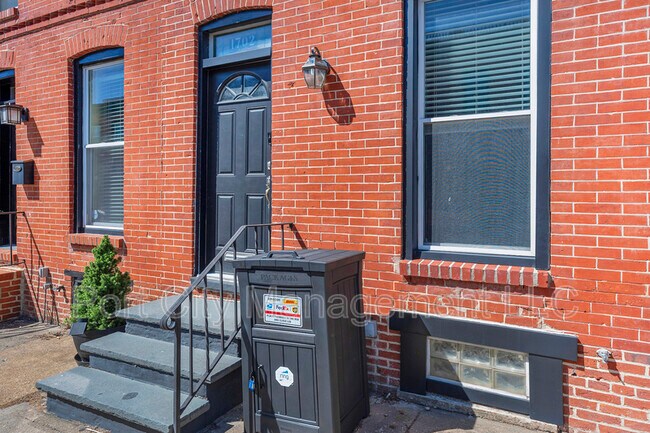 Building Photo - 1702 Patapsco St