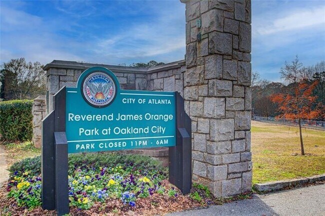 Building Photo - 1240 Oakland Terrace SW