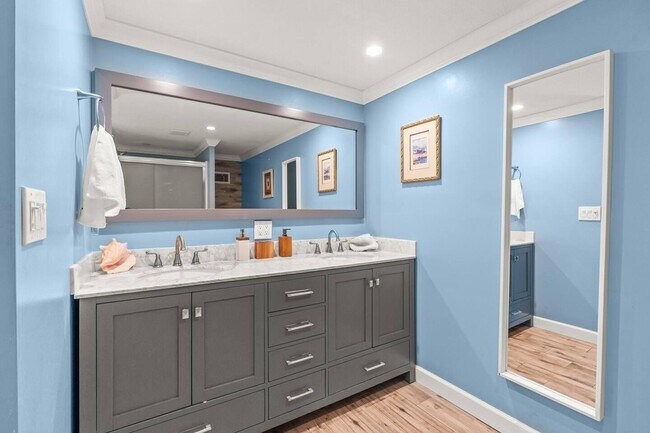 Building Photo - 1880 Kathy Ln