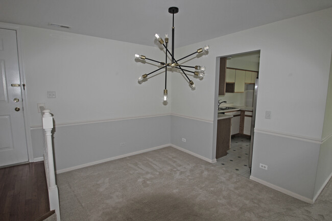 Building Photo - 1218 N Streamwood Ln