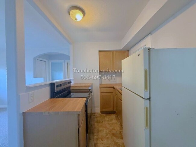 Building Photo - Brentwood-Darlington 2 Bed Apartment with Classic Charm and Parking