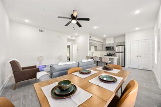 Building Photo - 9129 Brandon St