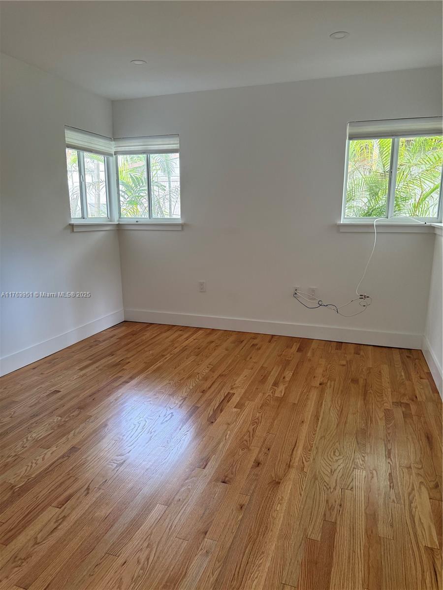 Building Photo - 447 Giralda Ave