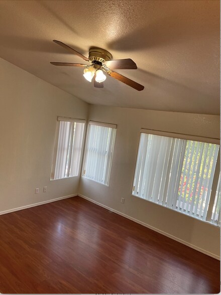 Building Photo - 1057 N Saguaro St