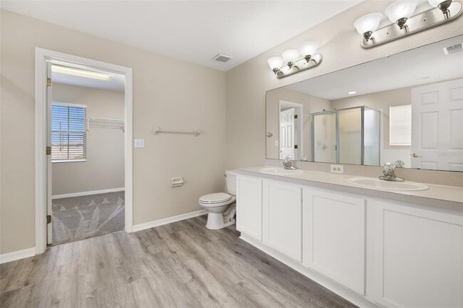 Building Photo - 1037 Brenton Manor Dr