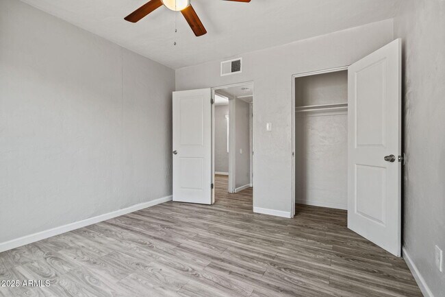 Building Photo - 528 E Pierson St