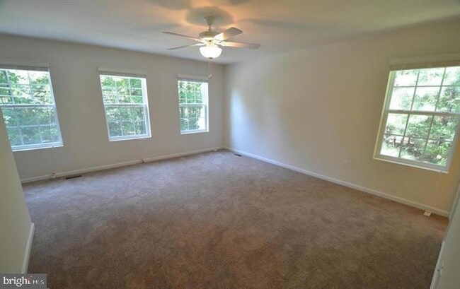 Building Photo - 5917 Sneed Dr