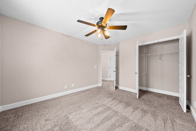 Building Photo - 1151 Eagle's View Dr