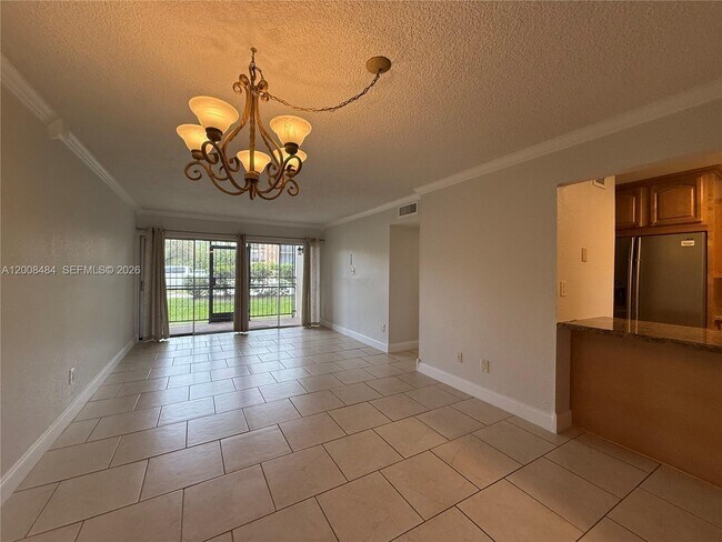 Building Photo - 9140 Fontainebleau Blvd