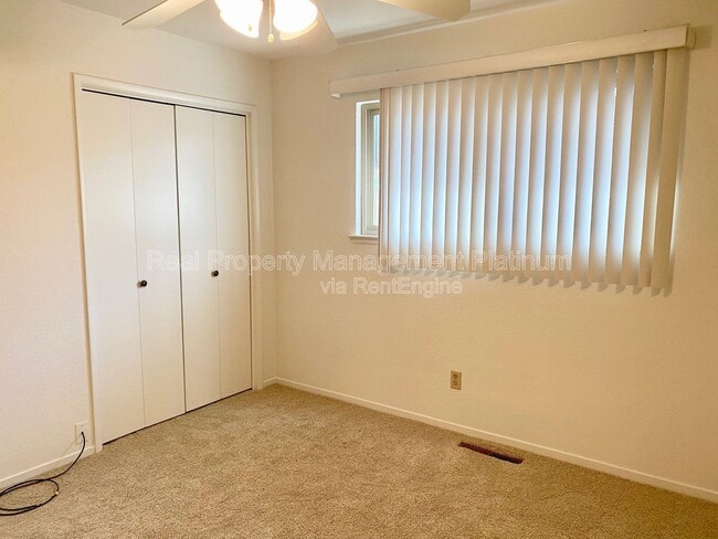 Building Photo - 1055 W Fremont Ave