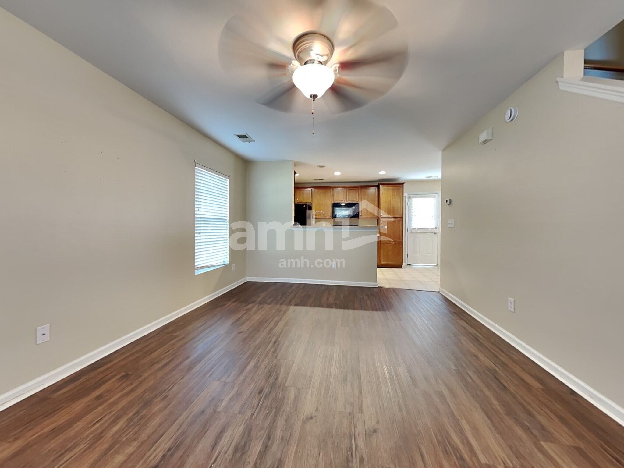Building Photo - 409 Lakewind Dr