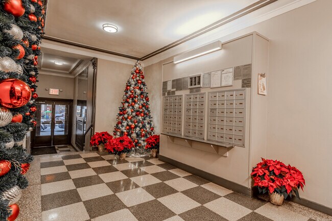 Building Photo - 53 W 72nd St