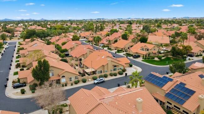 Building Photo - **COMING FEB 1st** Stylish Split-Floorplan Home in North Scottsdale