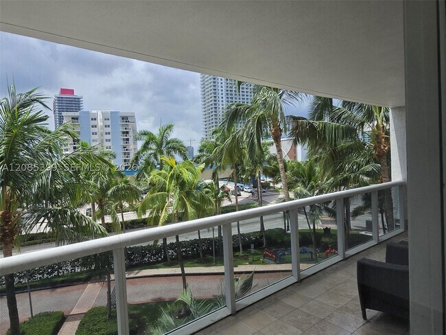 Building Photo - 1800 S Ocean Dr