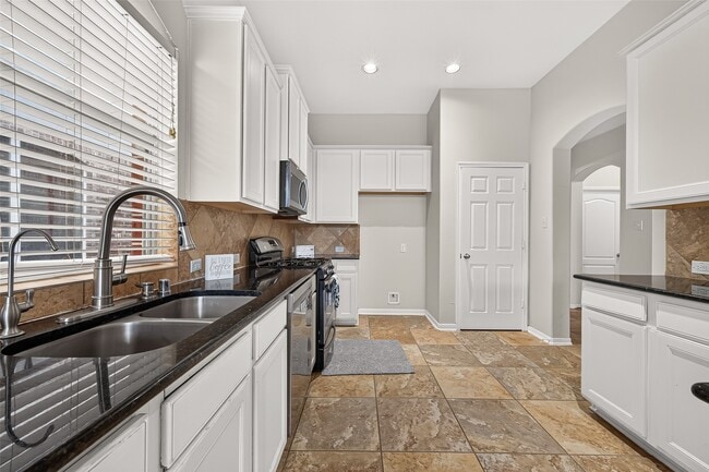Building Photo - 26710 Bellwood Pines Dr