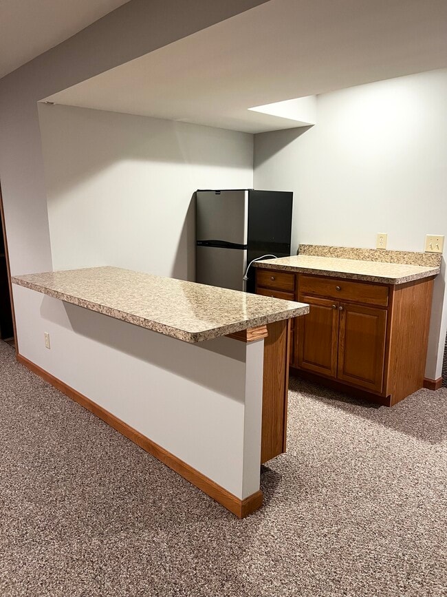 Building Photo - 1129 Golf Ct