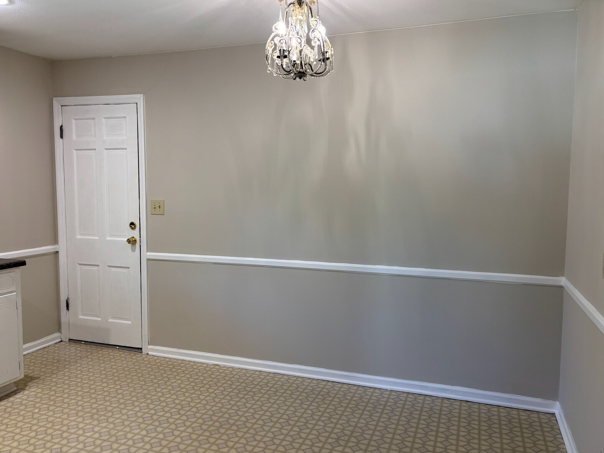 Kitchen eat in area - 4317 S Canterbury Pl