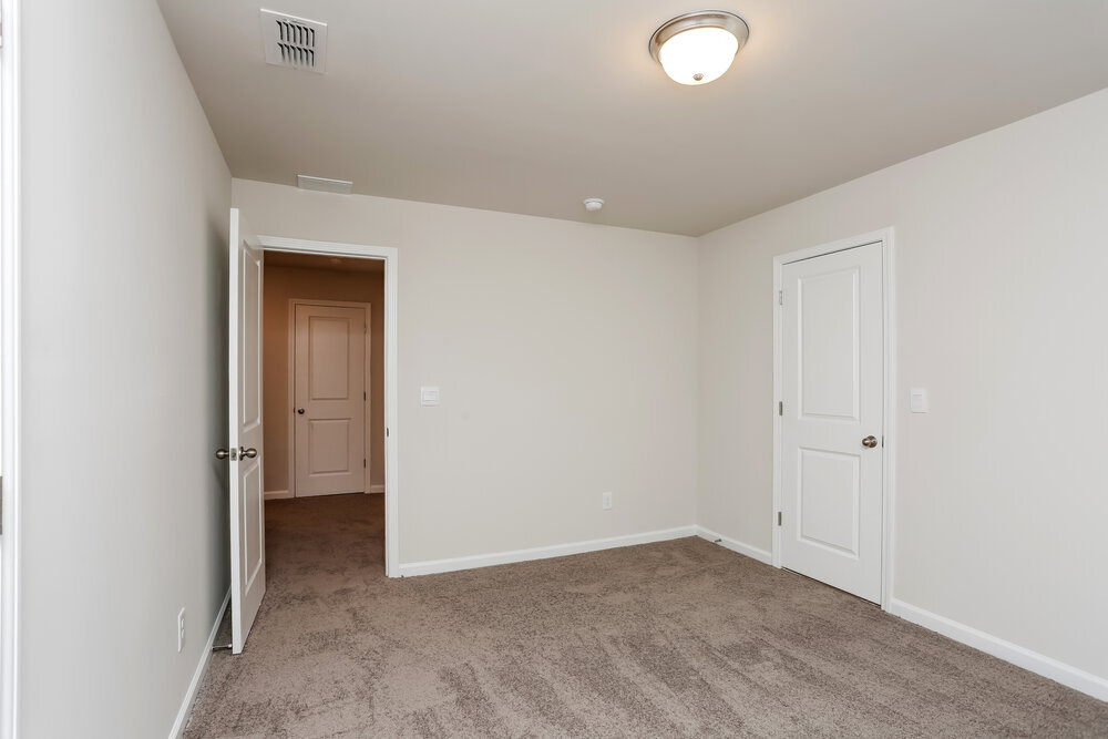 Building Photo - 1157 Sunny Lake Dr