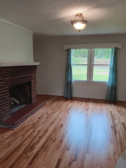 Building Photo - 1910 Elrod Rd