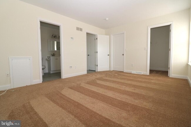 Building Photo - 14 Starboard Ct