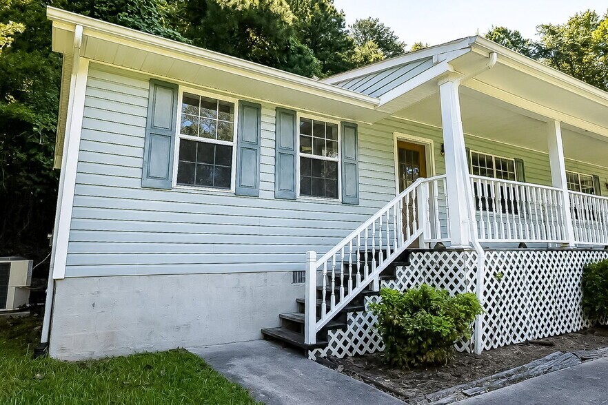 Building Photo - 333 Withrow Rd