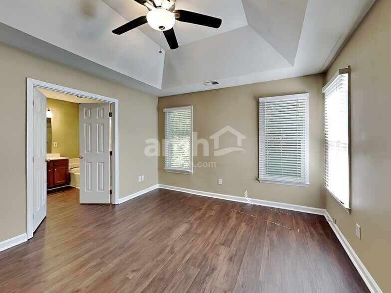 Building Photo - 3441 Singleleaf Ln