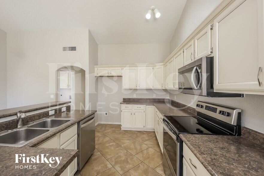 Building Photo - 4117 W Park View Ln