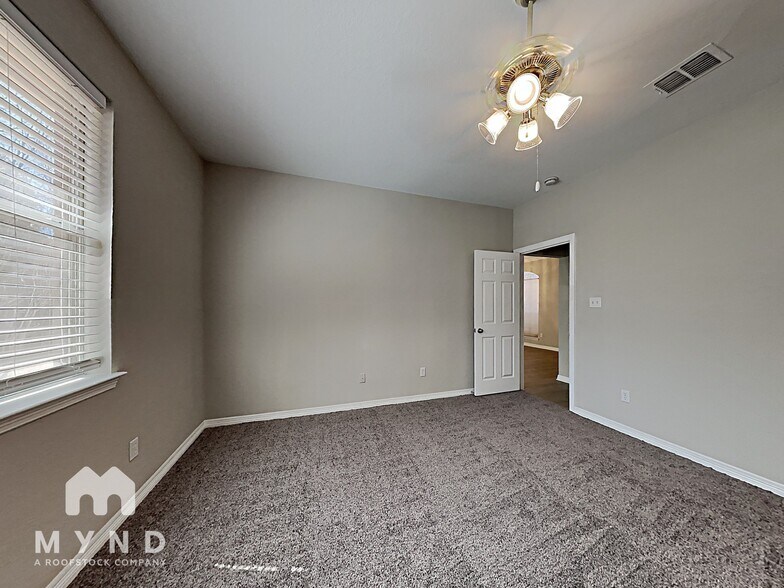 Building Photo - 2209 Country Brook Dr