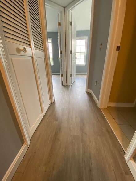 Building Photo - 8210 Catbird Cir