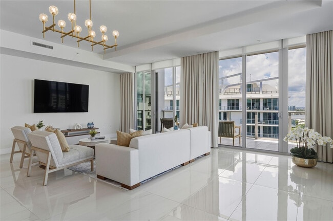 Building Photo - 3100 N Ocean Dr