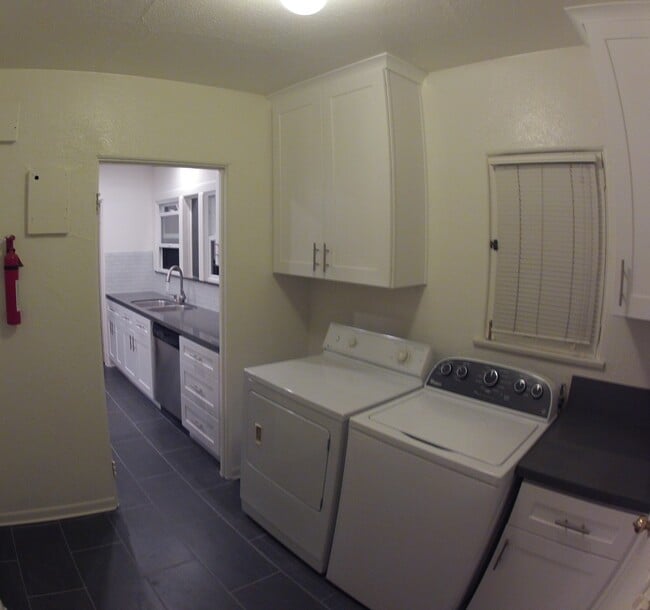 Building Photo - 8549 Clifton Wy