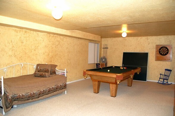 Building Photo - 8131 S Clover Spring Ln